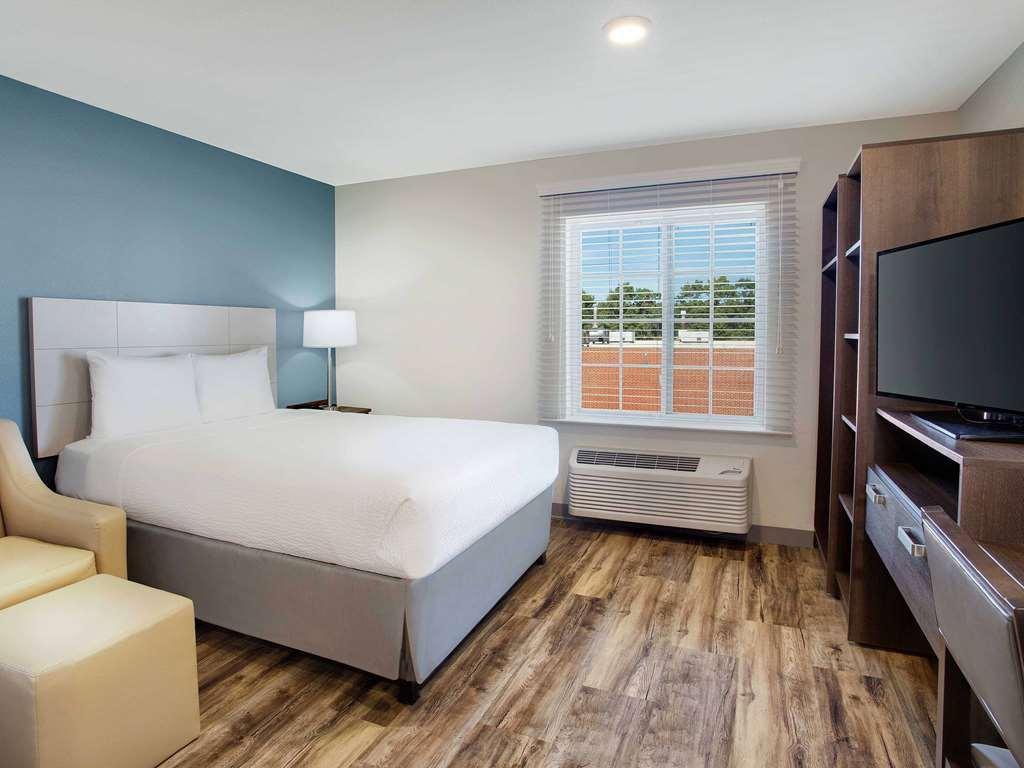 Woodspring Suites Houston Northwest Room photo