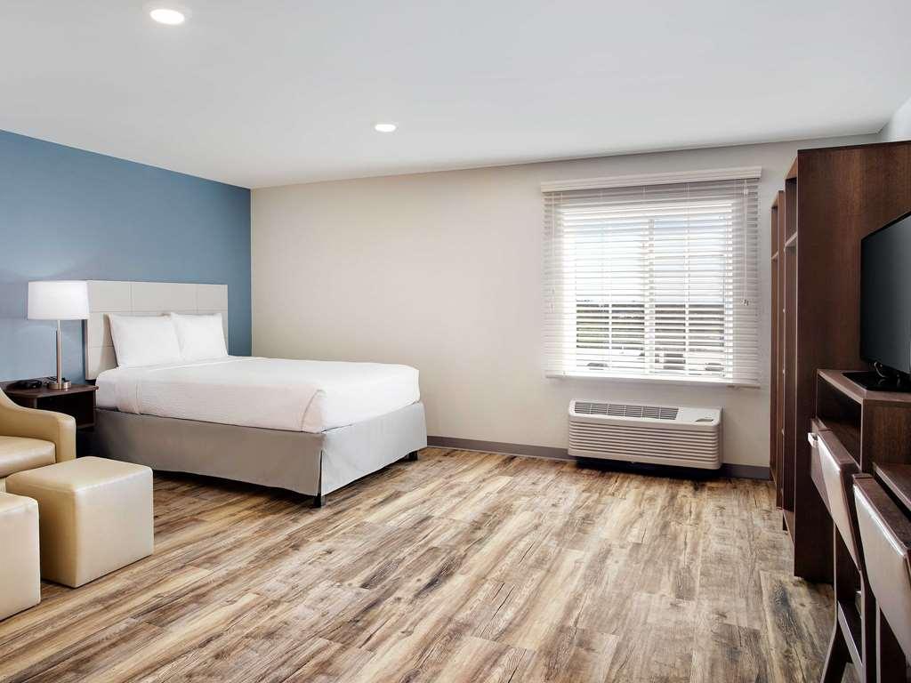 Woodspring Suites Houston Northwest Room photo